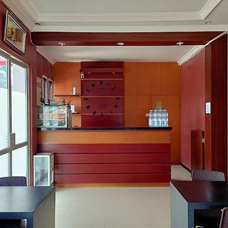 Oyo 92098 Kost Orange Syariah 호텔 마카사르 외부 사진